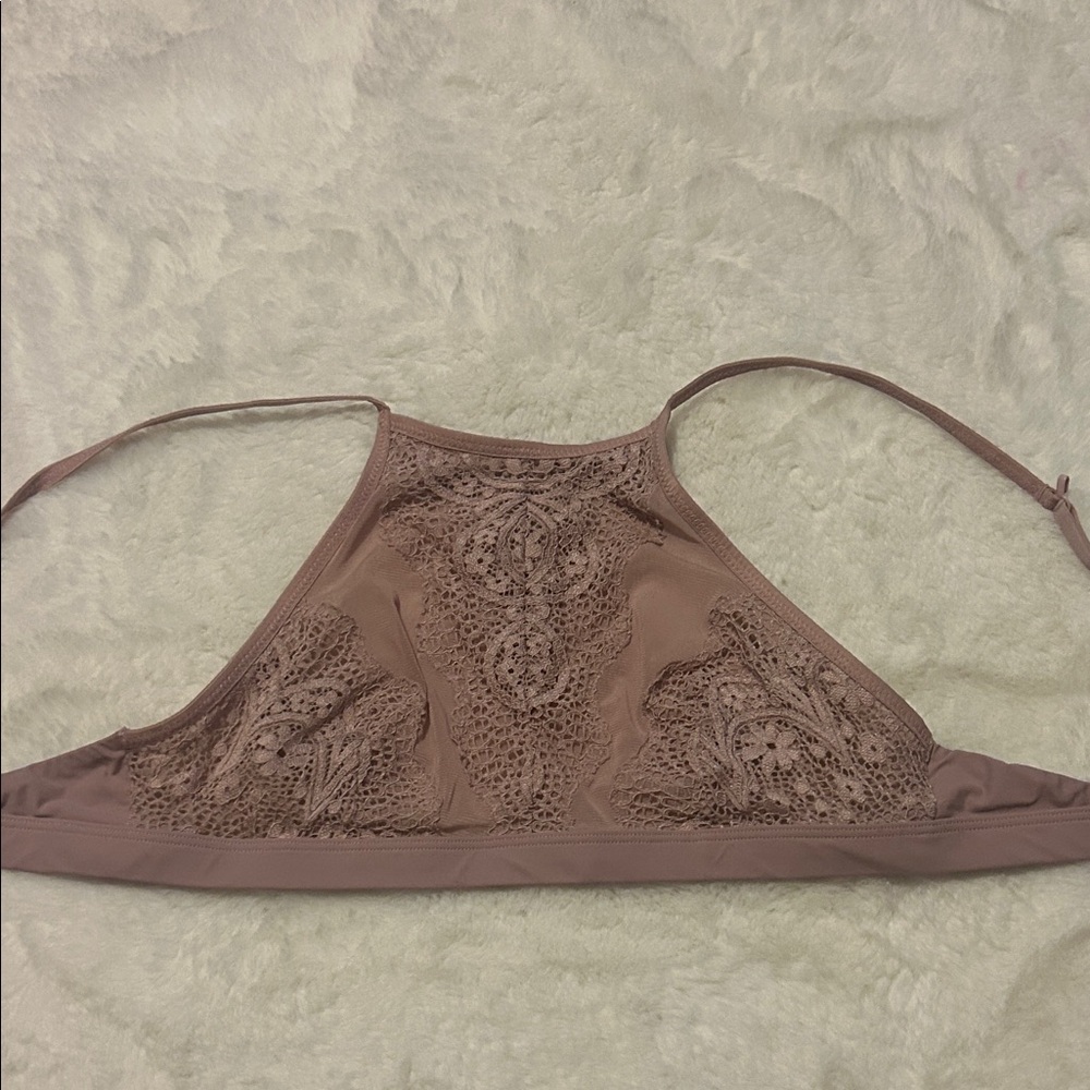 Chic Lace Bandeau in Taupe